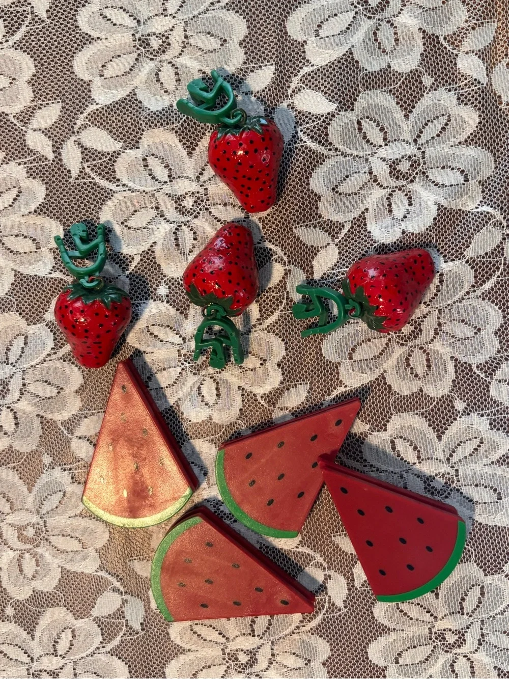 Very sweet vintage Strawberry and watermelon Tablecloth Weights/clips set .